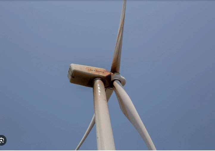 Massive wind turbine mysteriously collapses on calm day